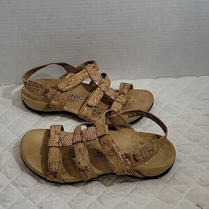 Vionic Orthaheel Women's Sandals  Size 6 Tan